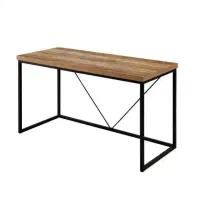 میز تحریر و کامپیوتر