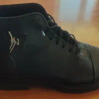 کفش|کیف، کفش، کمربند|سلماس, |دیوار