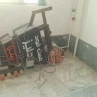 تابلو مثلثی جلو تابلو.میز و صندلی مدل نگین اهنی