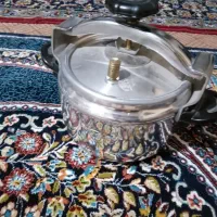 زودپز۸ونیم لیتری ۱۰نفره|ظروف پخت‌وپز|قم, باجک دو|دیوار