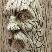 مجسمه مرد درختی