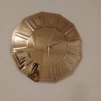 ساعت دیواری کاملا سالم