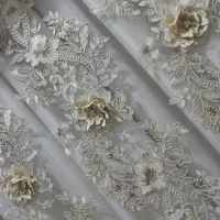 پرده و کتیبه کنار