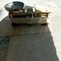 ترازوی قدیمی یک