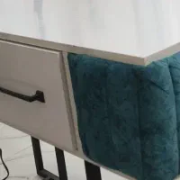 فروش میزناخنکاری کاملا نو تمیز|آرایشگاه و سالن‌های زیبایی|بروجن, |دیوار