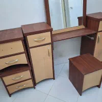 میز آرایشی با آینه