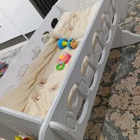 تخت کوچک وکم جاکنارتخت مادر|تخت و صندلی بچه|قدس, شهر‌قدس|دیوار