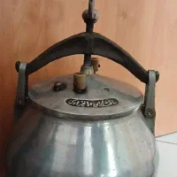 زود پز قدیمی ۱۰ لیتری