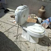 یک عدد توالت فرنگی سالم