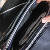 کیف دوشی بسیار جادار چرمی تضمینی|کیف، کفش، کمربند|ساری, |دیوار