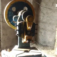 پرس ضربه ای 8 تن با قالب واشر