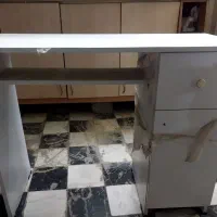 میز ناخن کاری و تحریر در حد نو