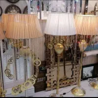 آباژور ایستاده