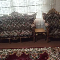 مبل ۷ نفره سلطنتی با ۳ تا عسلی جلوش