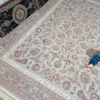 فرش در حد فقط همین دو جا سوختی ریز دارع|فرش|گلستان (تهران), |دیوار