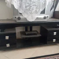 تلویزیون و میز