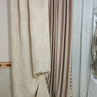 پرده با دستک در حد نو