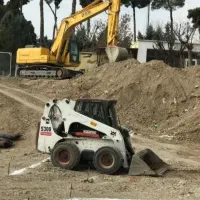 کندن استخر.بابکت.حمل نخاله.خاور مینی بیل.خاکبرداری