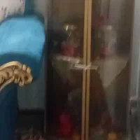 مینی بوفه طلایی رنگ یک متر قد نیم متر عرض