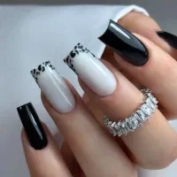 کاشت ناخن،شنیون،میکاپ