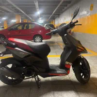 آپریلیا sr150