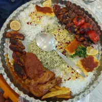 نیازمند همکار خانم ۳ ساعت در محیط زنانه خ کارگر