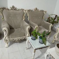 مبل سلطنتی 7نفره همراه سه میز عسلی همرای گلها|مبلمان خانگی و میز عسلی|رودهن, |دیوار