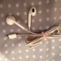 هندزفری و شارژر اورجینال آیفون ۱۳