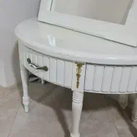 آیینه و کنسول