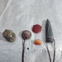 مقداری سنگ قدیمی