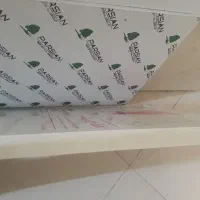 صفحه کابینت mdf سالم به رنگ کرم روشن مایل به سفیدی