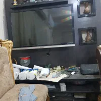 تلویزیون اسنوا ۴۲ اینچ با میزش