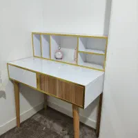 میز تحریر و اداری