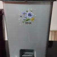 سطل زباله و پیک نیک