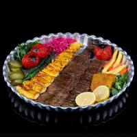 آشپز ایرانی، تخته کار و منقلدار تمام وقت