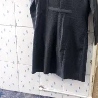 درحدنونو|لباس|مشهد, طبرسی شمالی|دیوار