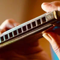 آموزش نوازندگی هارمونیکا (سازدهنی)