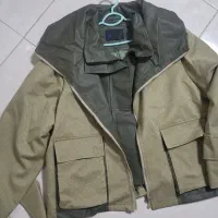 تعدادی کت و لباس