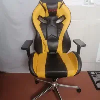 صندلی گیمینگ و میز