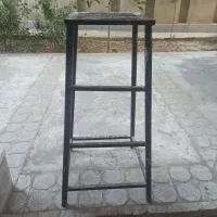 چهار پایه فلزی