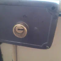 قفل درب حیاط