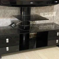 تلویزیون 42 اینچ LG همراه با میز کاملا سالم|تلویزیون و پروژکتور|رشت, معلم|دیوار
