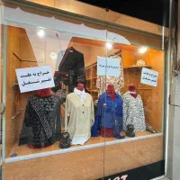 ویترین مغازه با میز جلو واتاق پرو و پیشخوان|فروشگاه و مغازه|لنگرود, |دیوار