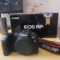 دوربین canon eos rp همراه با کیف و کارتن