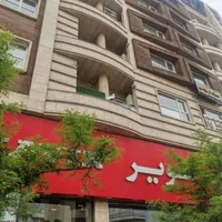 بر خیابان پیروزی/ ۴۳ متر روبرو مترو ( املاک اجلاس)