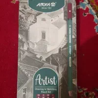 مداد طراحی آریا جعبه فلزی