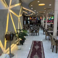 استخدام شف ، کمک آشپز ، کارآموز آشپزی خانم یا آقا|استخدام خدمات فروشگاه و رستوران|ورامین, ورامین|دیوار