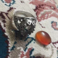 نگین عقیق زیبا خوش رنگمناسب ب همراه رکاب