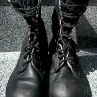 کفش پوتین لباس