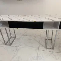 دو تا میز ناخن و یک شلف|آرایشگاه و سالنهای زیبایی|قم, سالاریه|دیوار